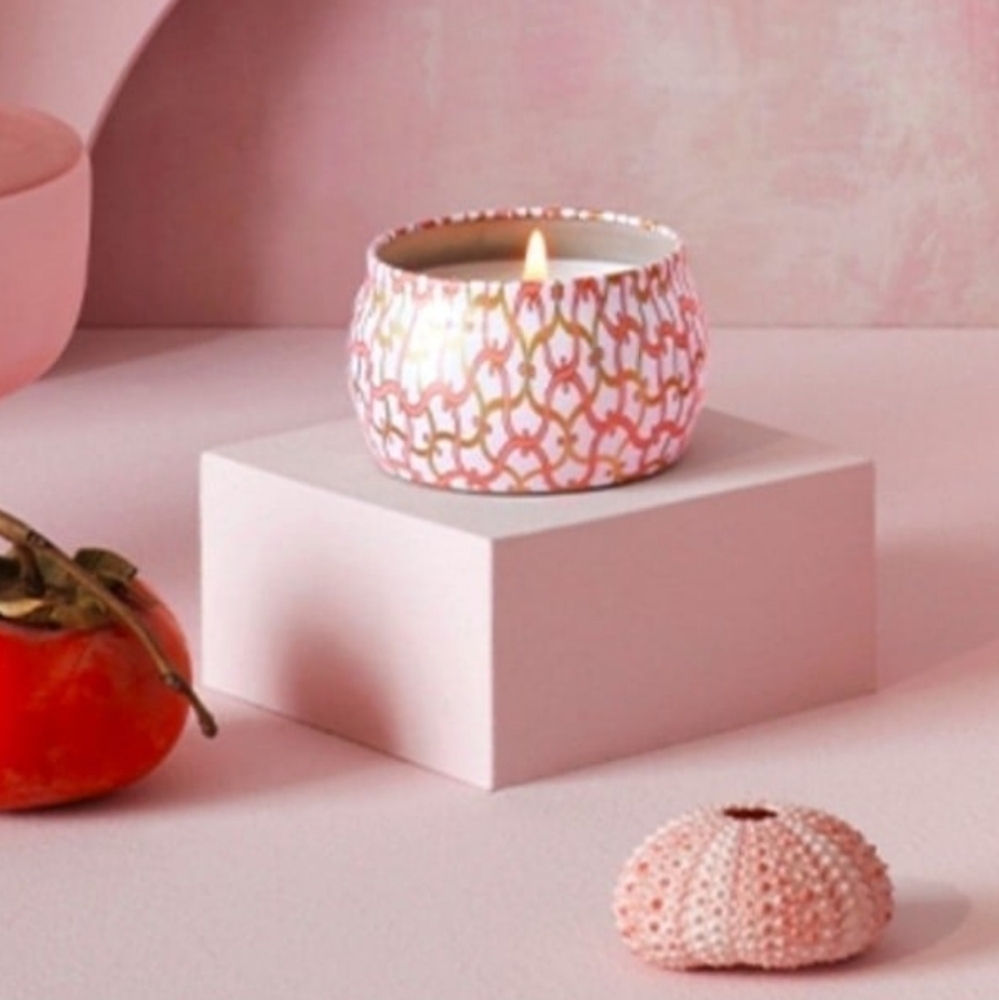 VOLUSPA CANDLE HANDPOURED COCOWAX "SAIJO PERSIMMON"